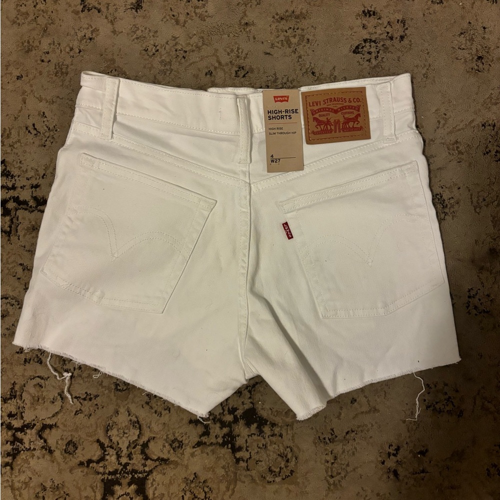 White High Rise Levi Shorts, W 27